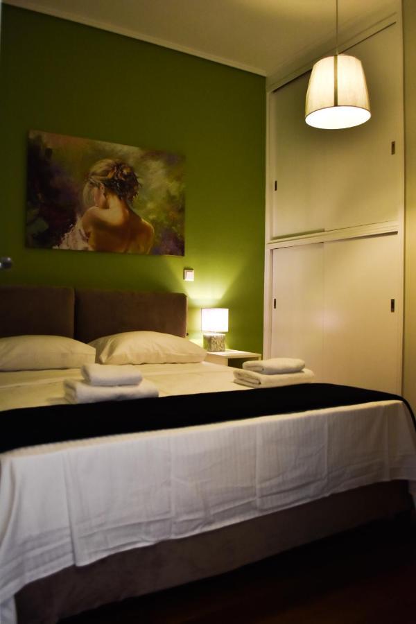Βright Walled Designed Apt In Glyfada Center Athens Exterior photo