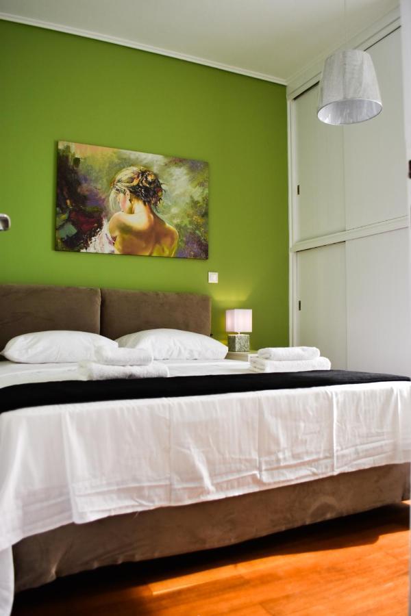 Βright Walled Designed Apt In Glyfada Center Athens Exterior photo